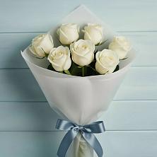 Букет 7 Белых роз Эдлесс Лав в Томузловском