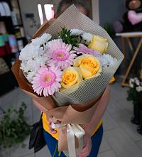 Букет цветов из:  Герберы, Розы и Хризантемы в Томузловском