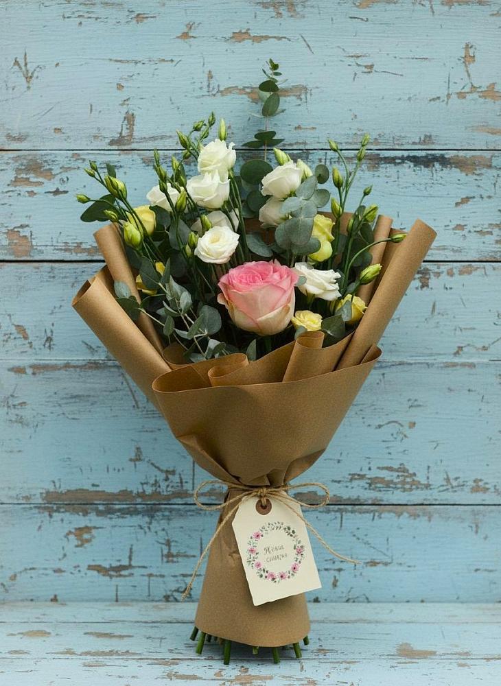 Букет цветов из: Розы и Лизиантусы в Томузловском