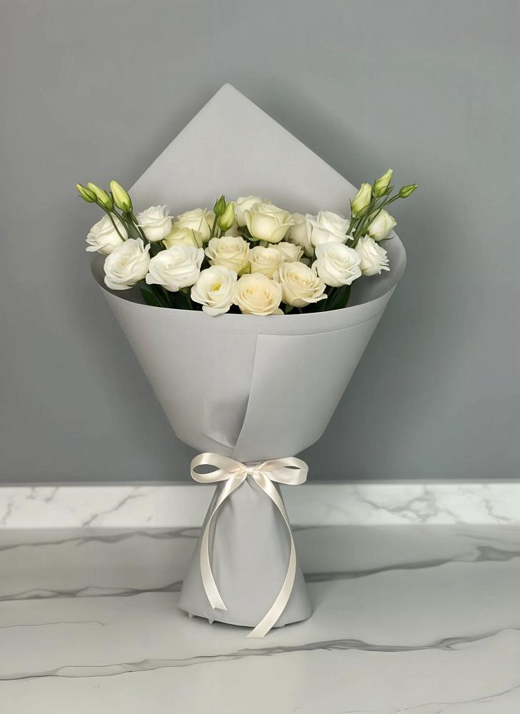 Букет цветов из: Розы и Лизиантусы в Томузловском