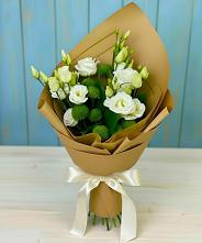 Букет цветов из:  Хризантемы и Лизиантусы в Томузловском