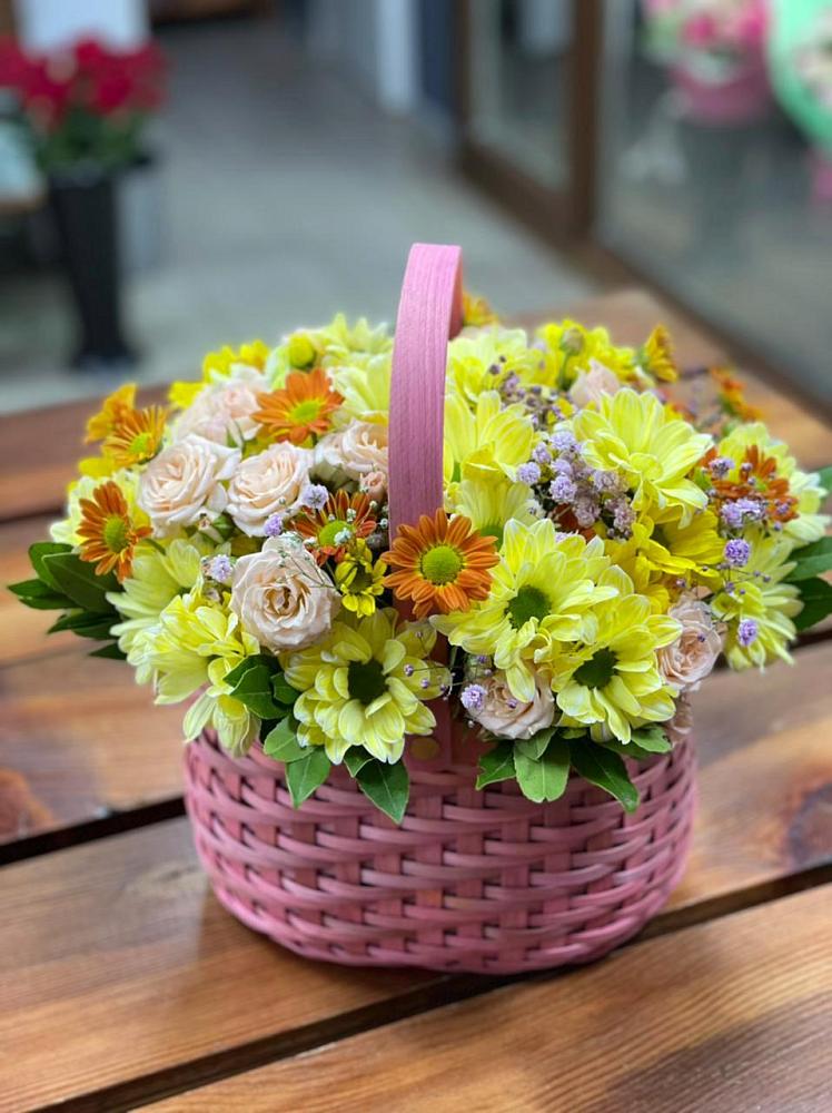 Цветочная композиция из Хризантемы и Розы в корзине в Томузловском