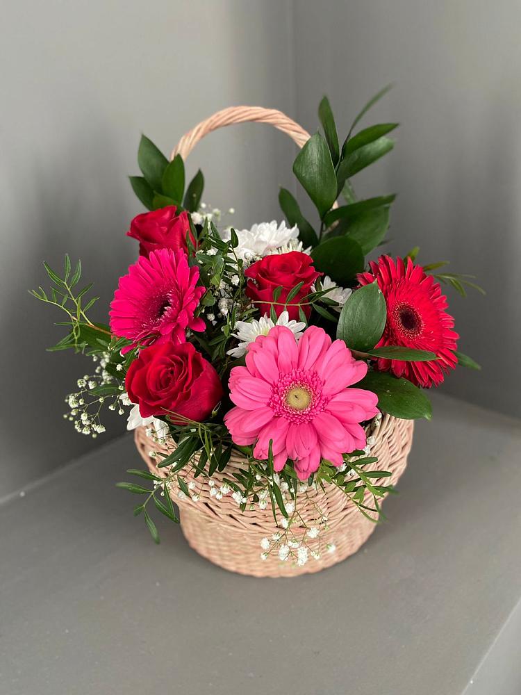 Цветочная композиция из Розы, Хризантемы и Герберы в корзине в Томузловском