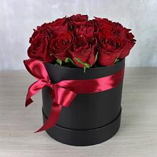 Цветочная композиция из Розы в шляпной коробке в Томузловском