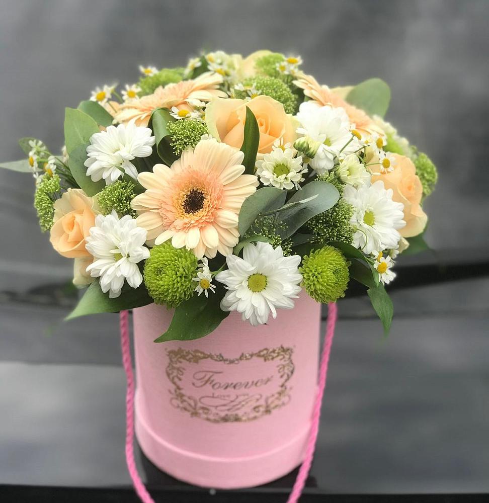 Цветочная композиция из Розы, Герберы и Хризантемы в шляпной коробке в Томузловском