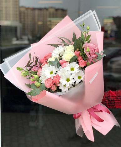 Букет цветов из: Розы, Лизиантусы и Хризантемы в Томузловском